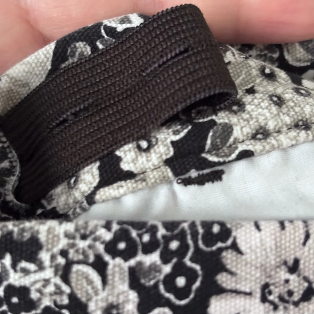 3/$15 Janie and Jack kids girls Floral Black gray and White cotton Shorts 10